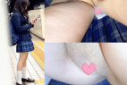 黒髪清楚JK▷ノーパン/ピンクマンコ。薄い恥毛とパックリ陰唇をローアングル【パンチラ盗●】
