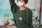 あどけなさを残す小柄でかわいい女の子の無防備食い込みピンクおパンティ