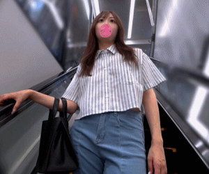 【ジーンズの中の秘密】豊満デカ尻ウェイブとノーブラOPで判明したビンビン美乳首!