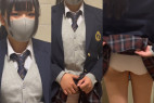可愛い赤チェの子の下着を至近距離で!