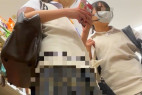 ◎ローアングル#84 男性経験が無さそうなJKのTバックパンチラ