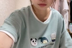 自分で唾液付けて指おなしちゃうムチムチお姉さん